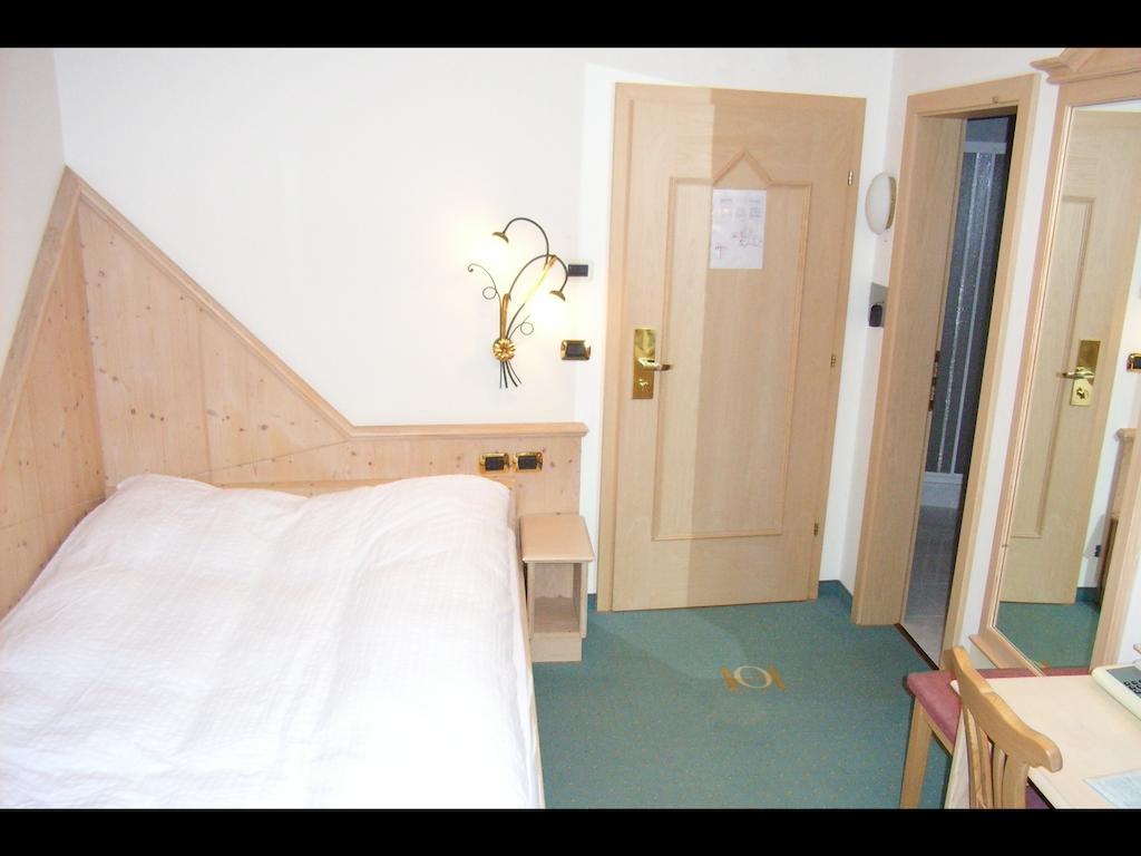 Hotel Olympia Arabba Room photo