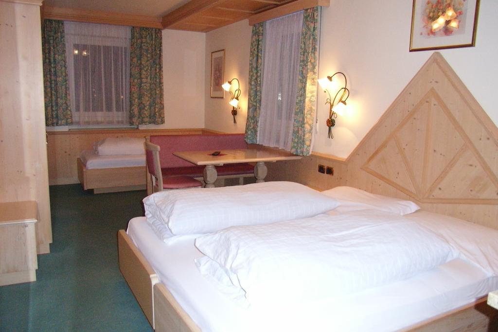Hotel Olympia Arabba Room photo